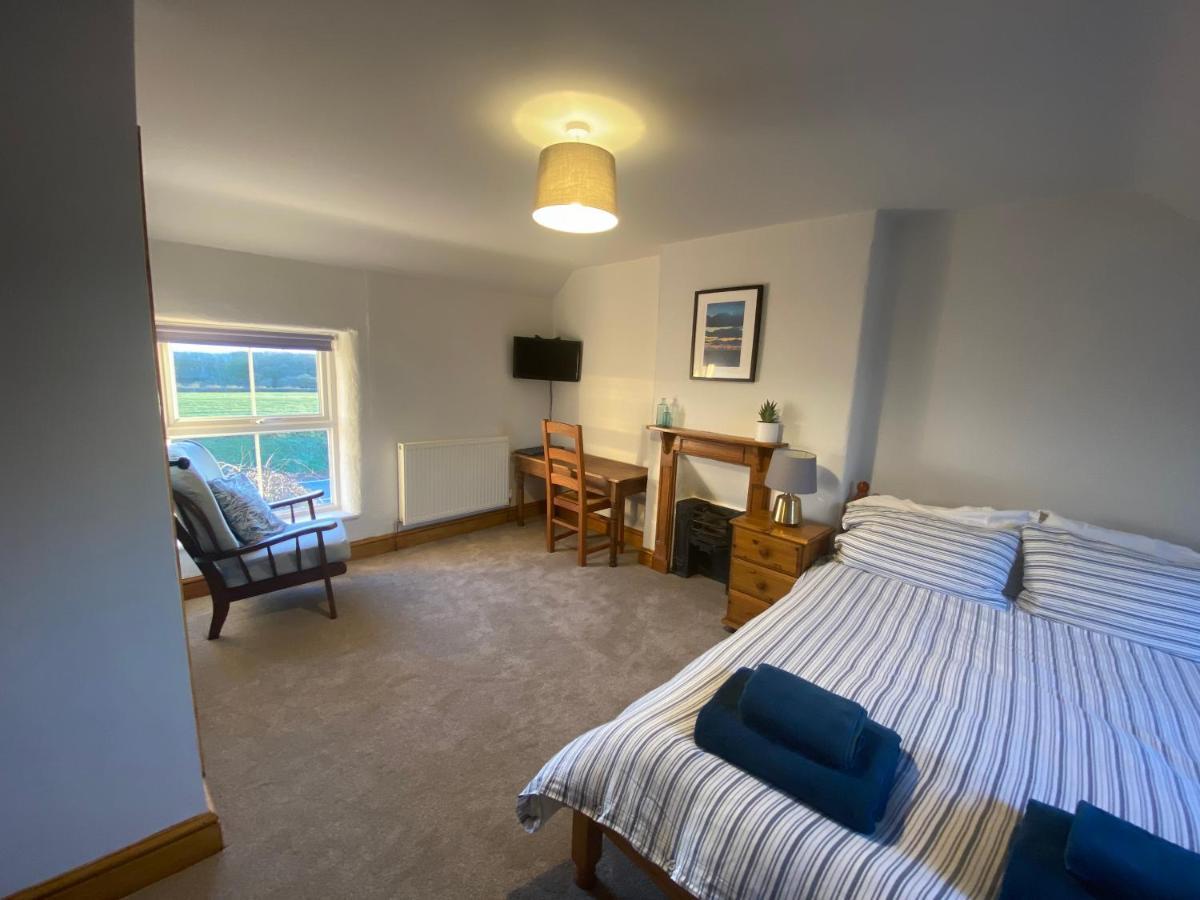 Bed and Breakfast Little Hilton Farm à Haverfordwest Extérieur photo
