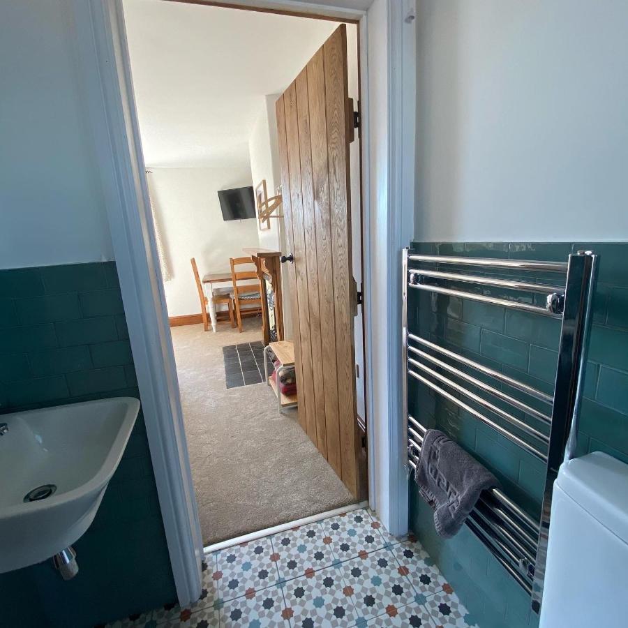 Bed and Breakfast Little Hilton Farm à Haverfordwest Extérieur photo